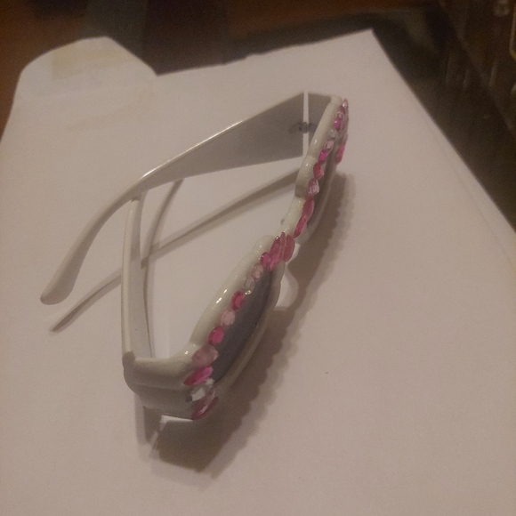 Upcycled shades/sunnies with pink and clear rhinestone - Picture 2 of 2